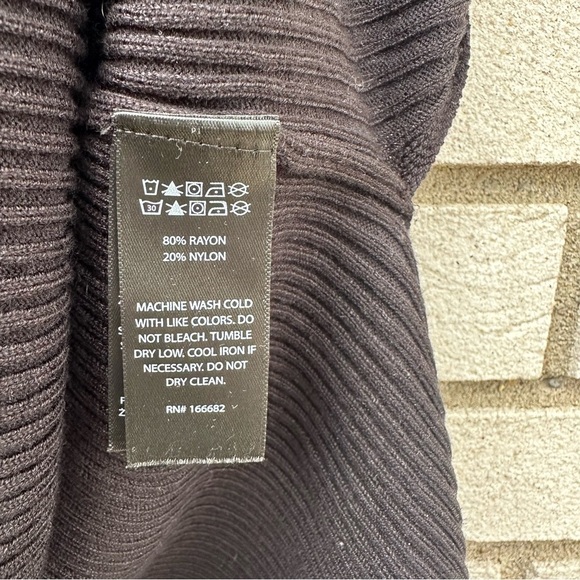 House of Harlow 1960 Black Ribbed Side Slit Pencil Skirt - Picture 6 of 8